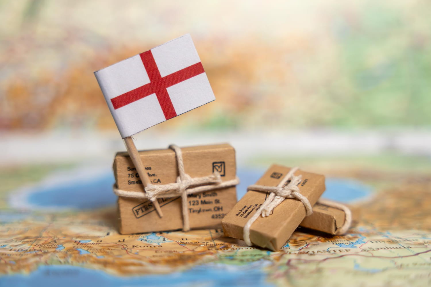 Ile kosztuje paczka do Anglii? Cennik, opłaty i realne przykłady po Brexicie